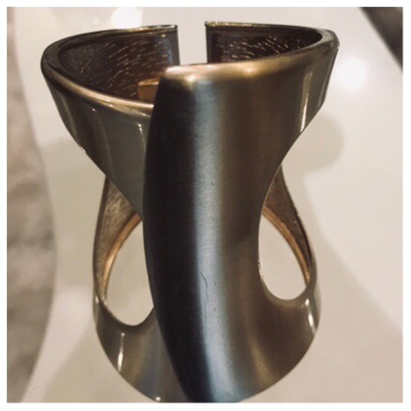 High fashion hand pieces - Picture 1 of 8